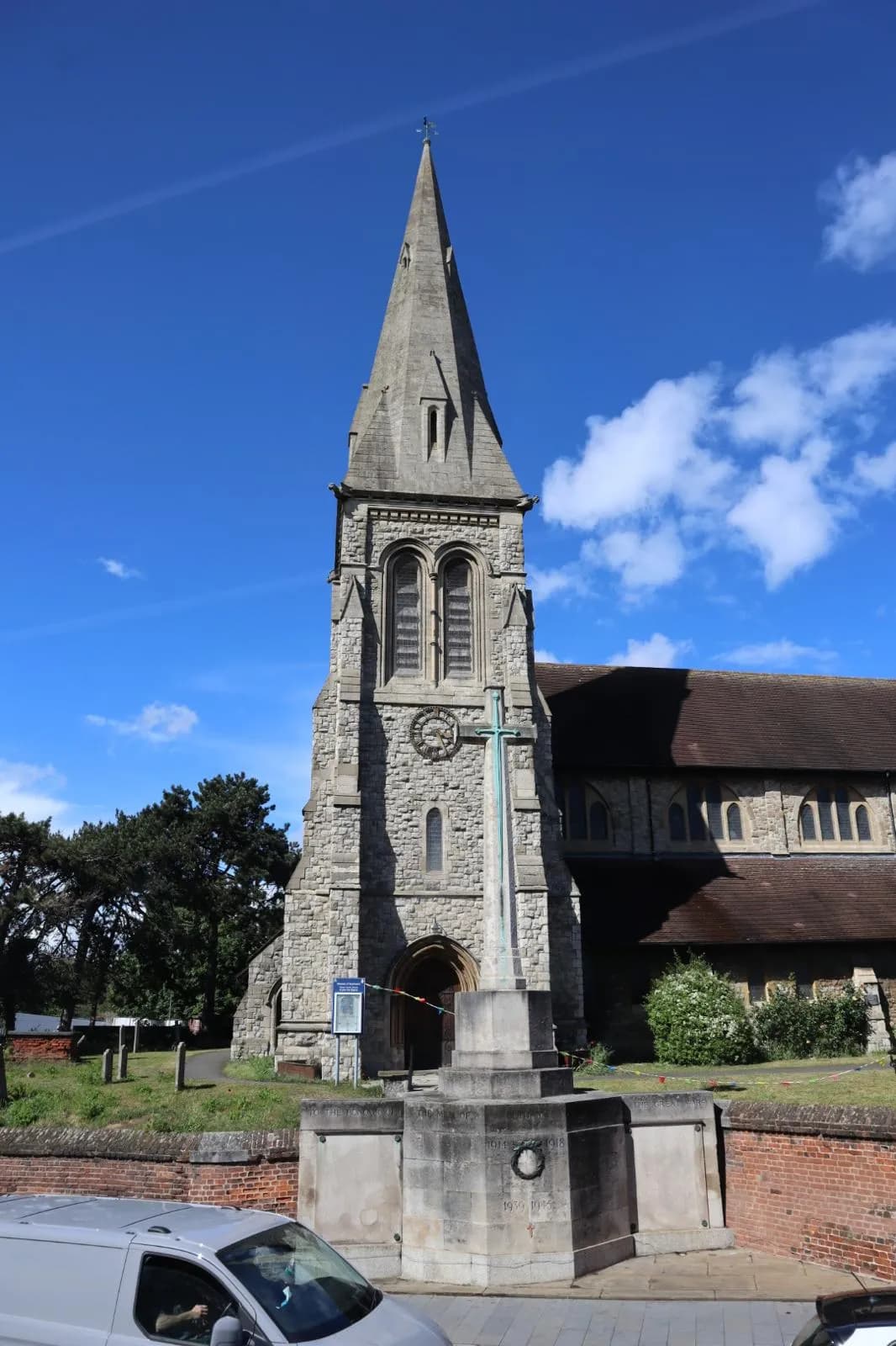 Local electrician near Eltham Parish Church in Eltham for domestic and commercial electrical work