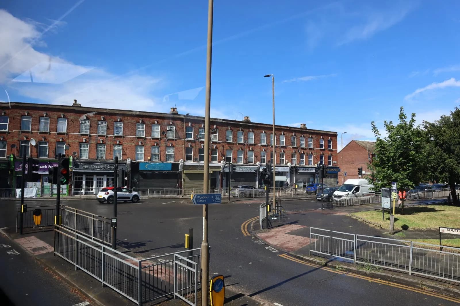 Property maintenance near Eltham Pavilion Leisure Club in Eltham for homes, landlords and businesses