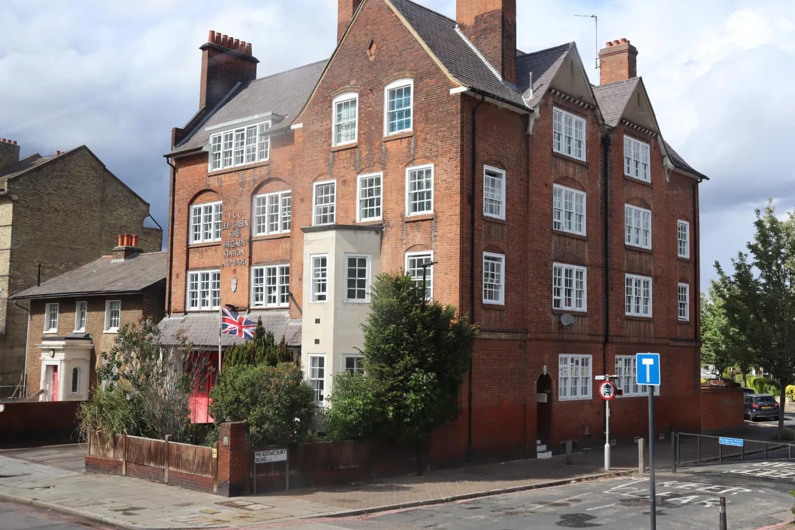Property maintenance near Lee Fire Station in Lee for homes, landlords and businesses