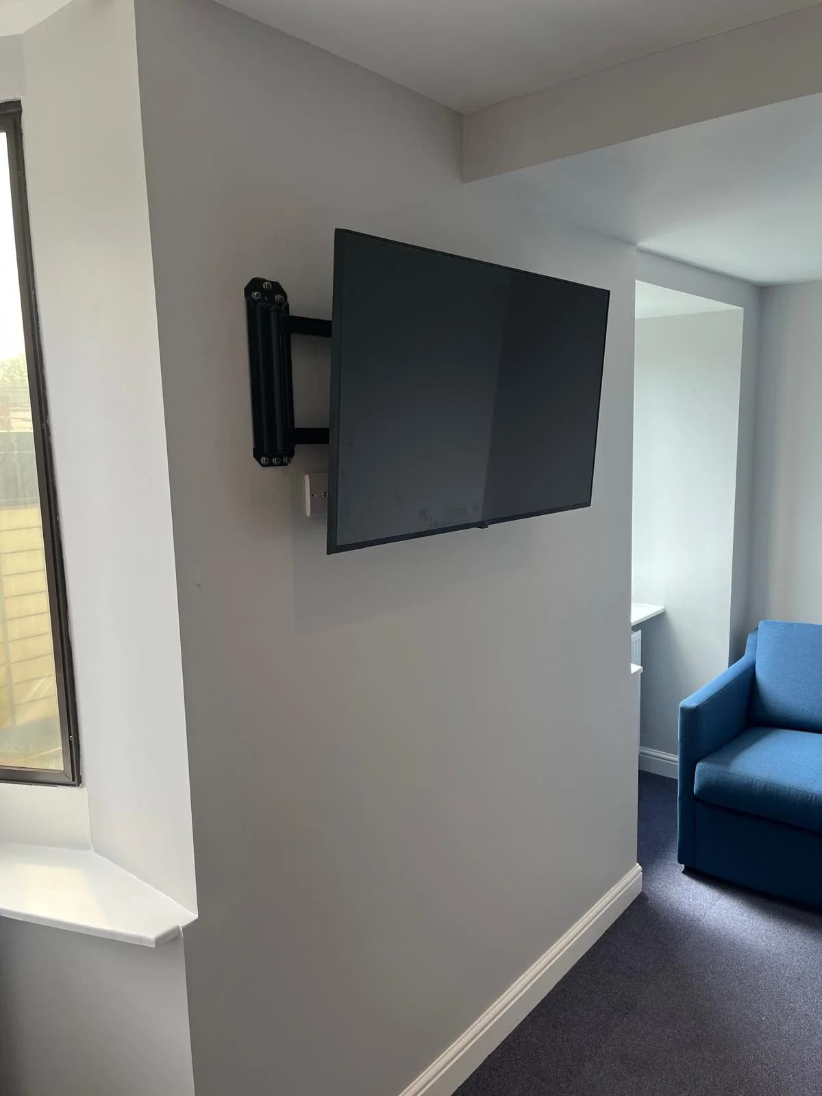 TV mounted after installation work