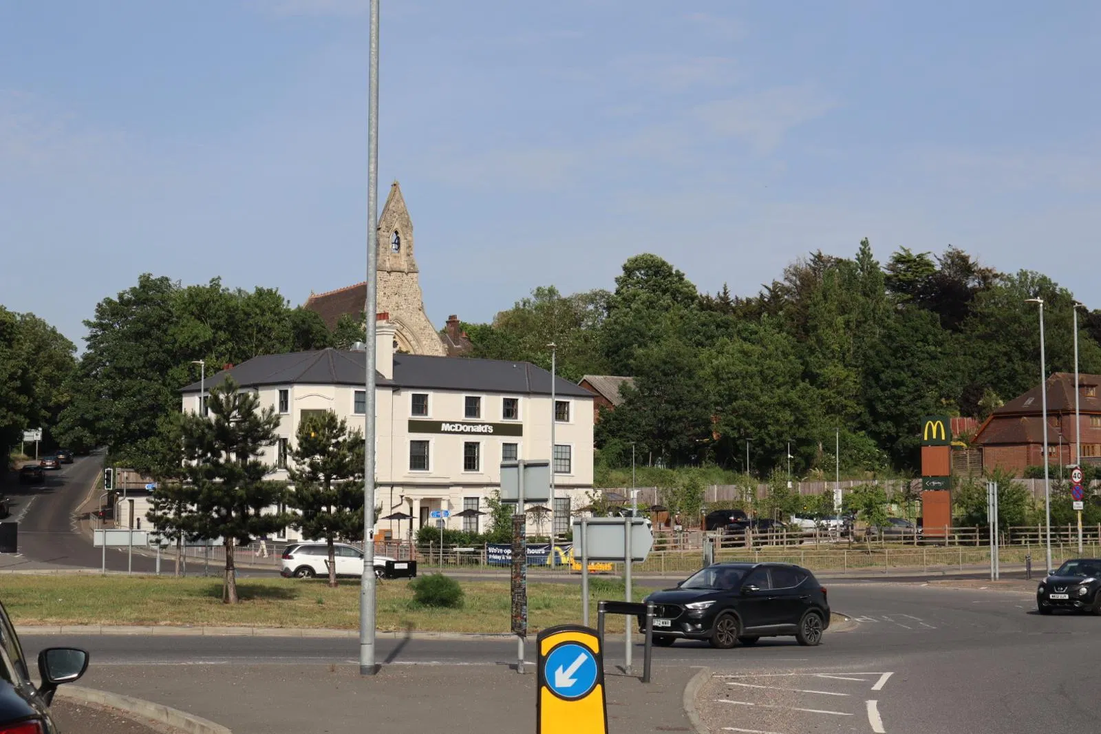 Greenhithe local streets near the riverside
