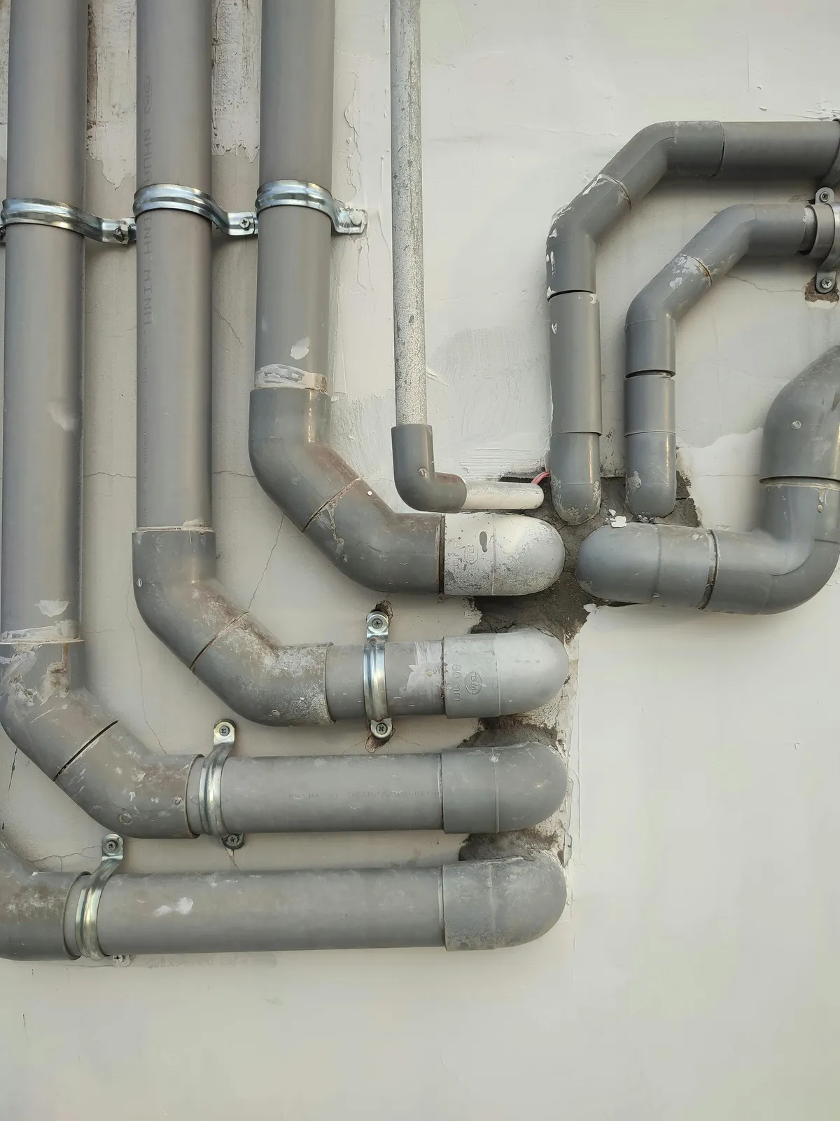 Mixed trade property maintenance callout